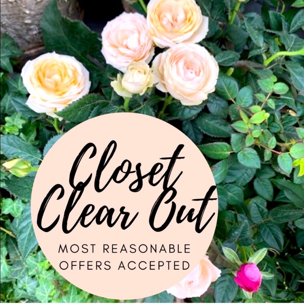 MAKE ME AN OFFER! Bundle and Save today, most reasonable offers accepted 💕💕